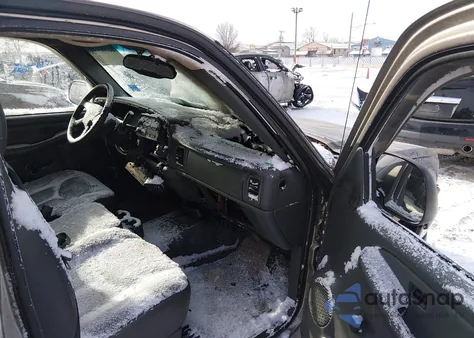 2003 Chevrolet Silverado 1500 Work Truck из США, поврежденный, VIN 1GCEC14X43Z115680